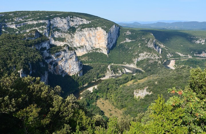 Les Gorges de l'Ardèche, près de Vallon-Pont-d'Arc